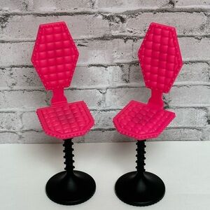Monster High Deluxe Skeleton High Back Pedestal Chair Stool Pink Black